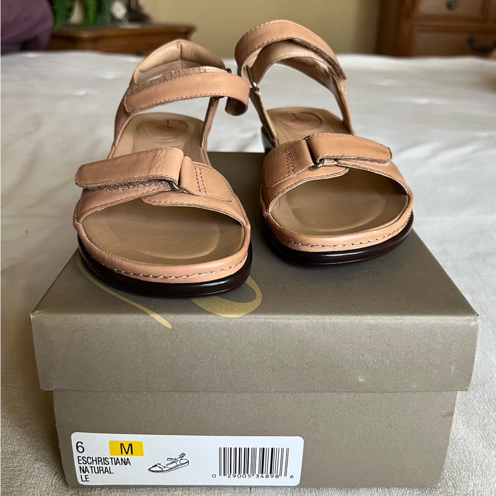Easy Spirit Natural Tan Leather Adjustable Strap Sandals